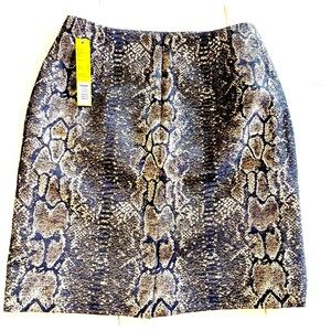 Mini skirt .Brand new with tags. Gianni Bini